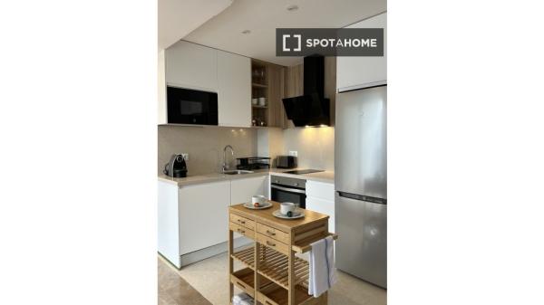 Apartamento de 1 dormitorio en alquiler en Calahonda, Málaga