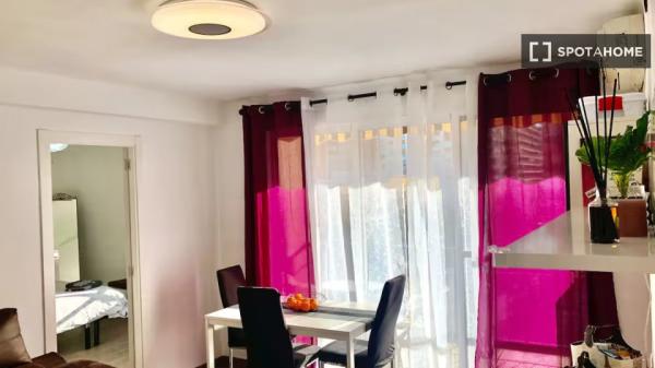 Apartamento de 3 dormitorios en alquiler en Benimaclet, Valencia