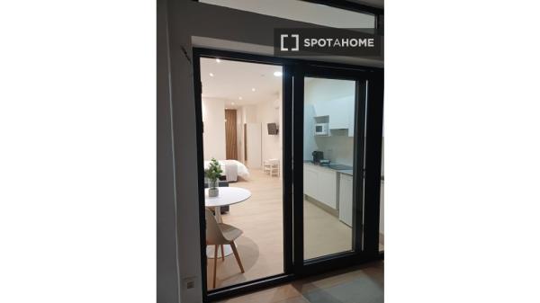 Studio apartment for rent in La Saïdia, Valencia