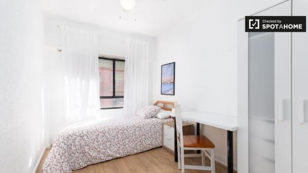 Schicke Zimmer zur Miete in 3-Zimmer-Wohnung in Jesús, Valencia