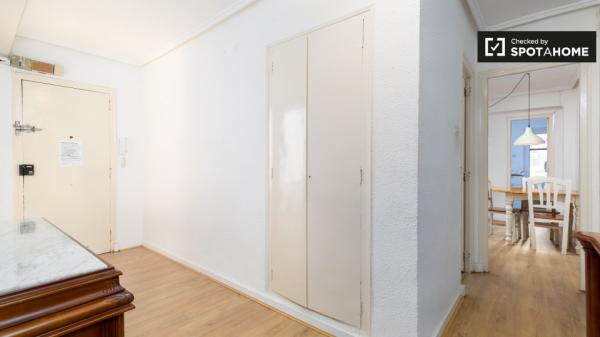 Schicke Zimmer zur Miete in 3-Zimmer-Wohnung in Jesús, Valencia