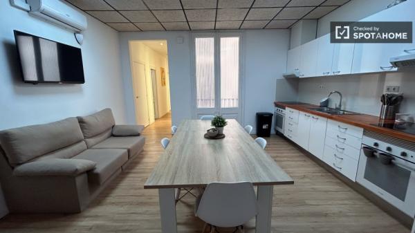 Se alquila habitación en apartamento de 7 dormitorios en Eixample, Barcelona