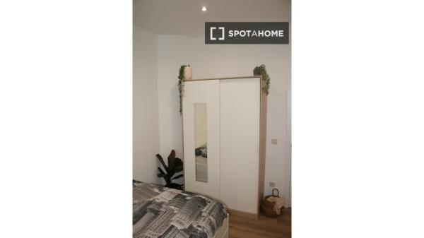 Camera in affitto in appartamento con 4 camere da letto a Salamanca, Madrid