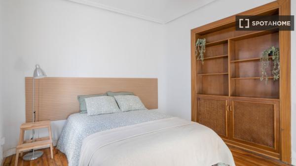 Quarto em apartamento compartilhado em Madrid