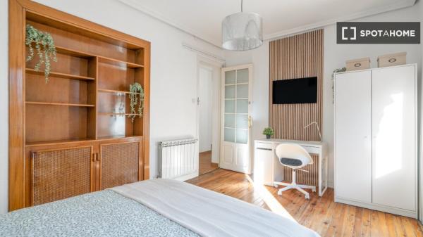 Quarto em apartamento compartilhado em Madrid