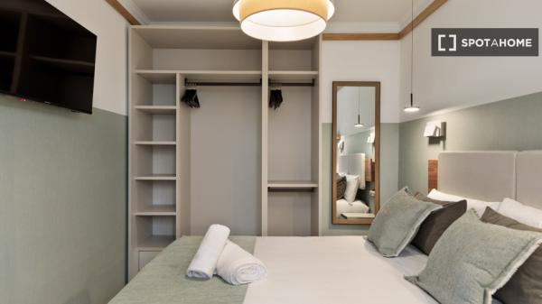 Alugo quarto em apartamento de 4 quartos em Barcelona