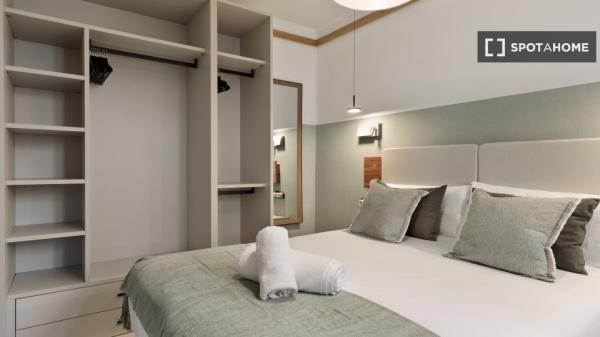 Alugo quarto em apartamento de 4 quartos em Barcelona