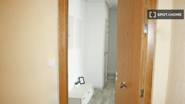 Piso entero de 4 habitaciones en Alacant