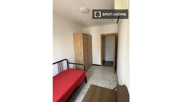 Quarto em apartamento compartilhado em Sant Adrià de Besòs