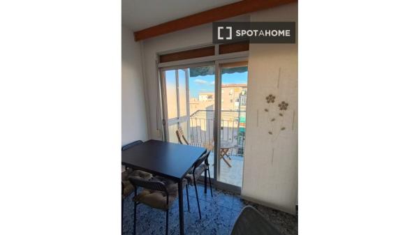 Quarto em apartamento compartilhado em Sant Adrià de Besòs