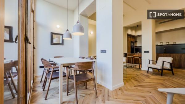 Apartamento de 3 dormitorios en alquiler en L'Eixample, Barcelona